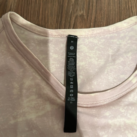 Men’s 5 year basic tee Lululemon size medium - Picture 2 of 3